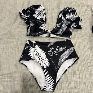 High waisted, ruffled bikini
